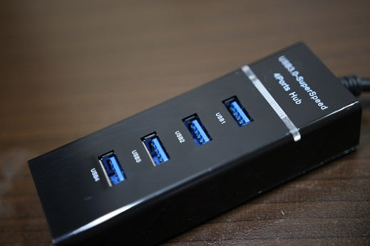 4 ports USB hub 3.0 - Saamaan.Pk